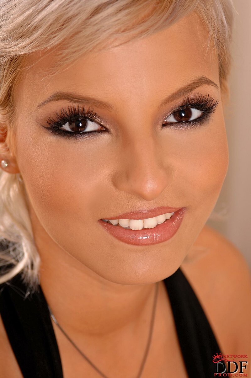 Василиса, 18 лет, 4 размер груди